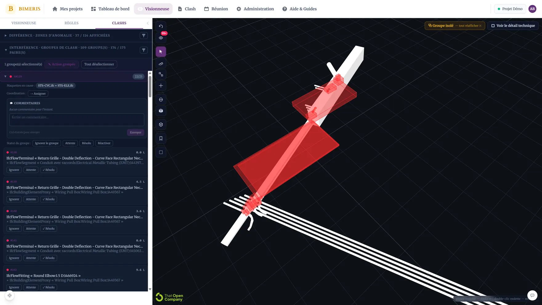Groupe de clashs BIMERIS avec ses sous-clashs, statuts individuels, action groupée et fil de commentaires, et la zone du groupe mise en évidence dans la maquette 3D